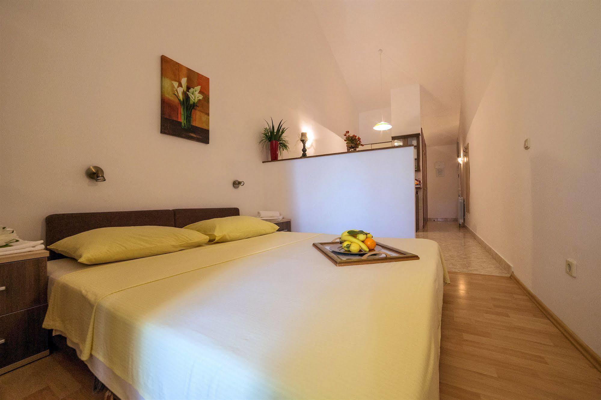 Beach Apartments Lavica Podstrana Ngoại thất bức ảnh
